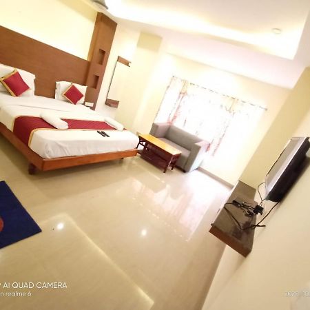 Meridian Castle Hotel Pondicherry Exterior foto