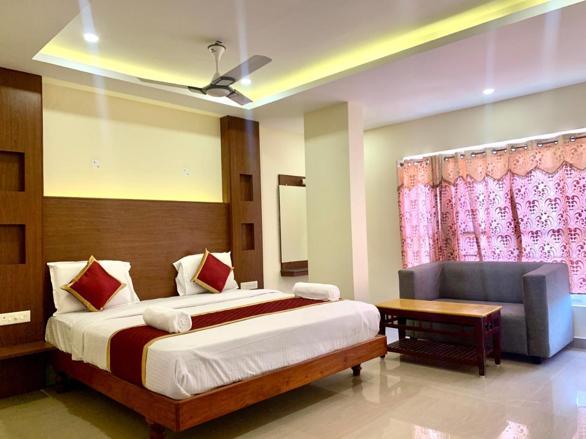 Meridian Castle Hotel Pondicherry Exterior foto